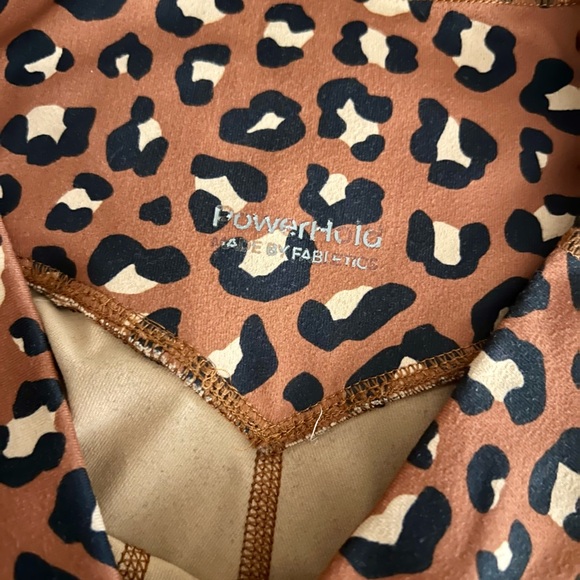 Fabletics Workout Set - Picture 3 of 9